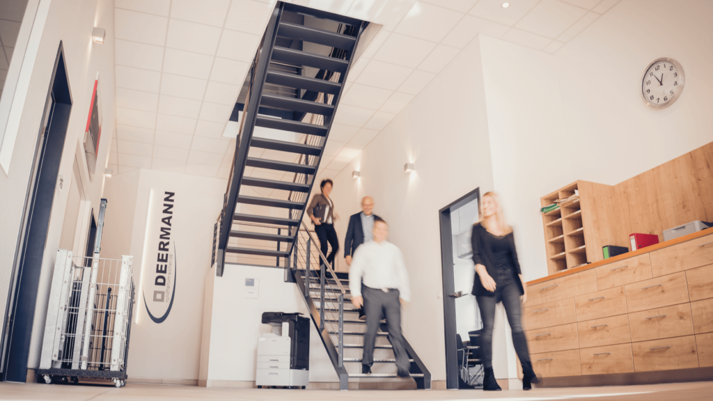 Deermann Eingang Treppe | Deermann Zaunsysteme